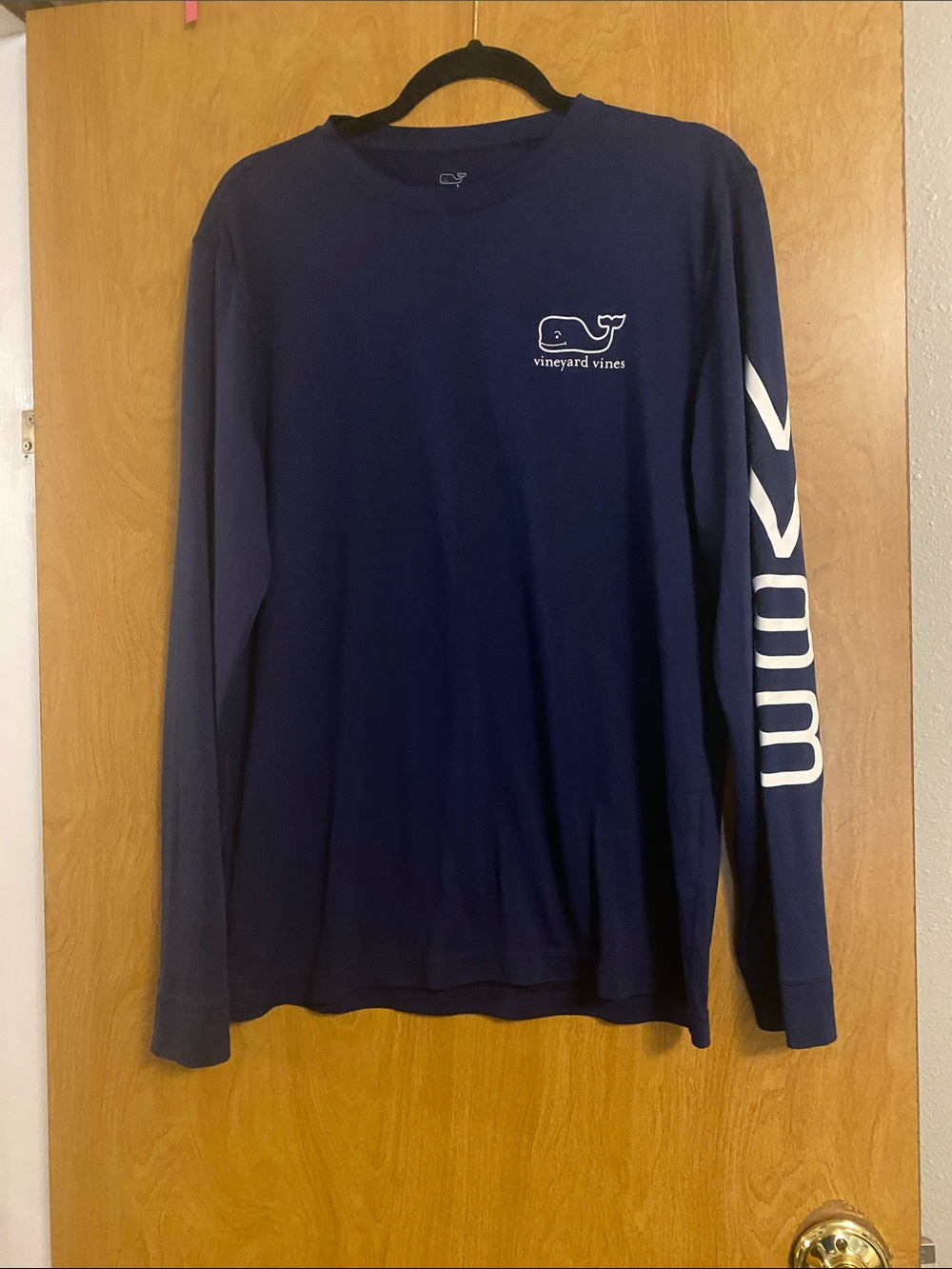Vineyard Vines Navy Long-Sleeve Whale Logo Tee with White Sleeve Graphic